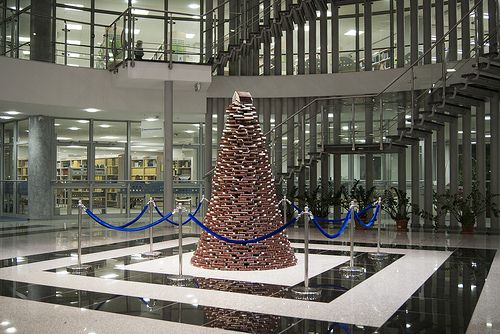 árvore de Natal feitas com livros