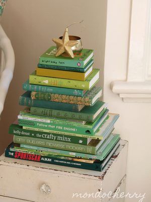 árvore de Natal feitas com livros