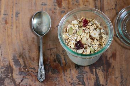 Muesli no pote de vidro