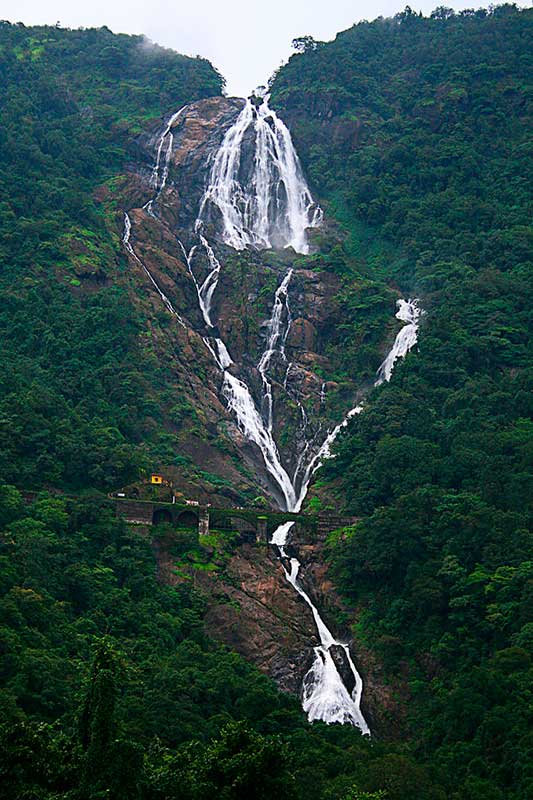 Panorâmica Cataratas Dudsagar