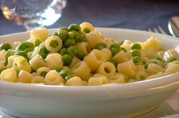 Macarrão com ervilha