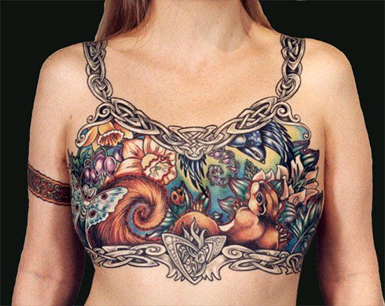 Tatuagem cobrindo mastectomia