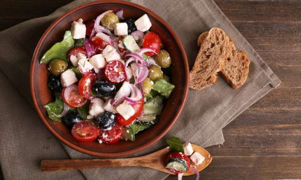 Salada de cebola tomate e cheiro verde