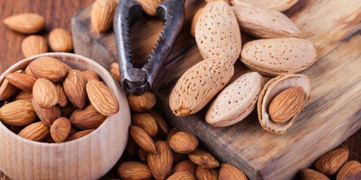 O que acontece ao corpo se comermos 30 gr de amêndoas por dia ...
