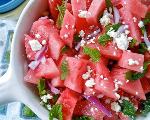 salada de melancia com hortelã e queijo cottage