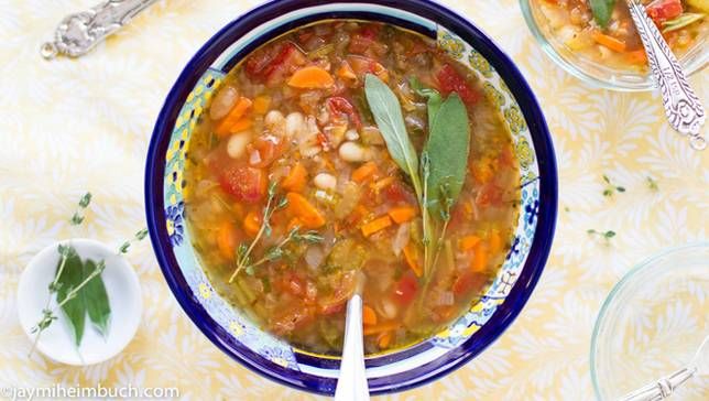 sopa de feijão com legumes