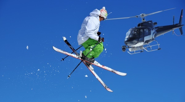 heli skiing