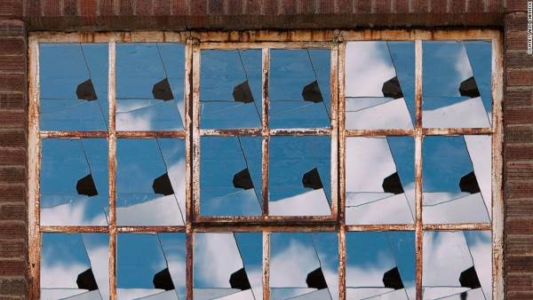 alex chinneck 10