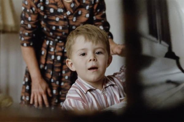 Comercial de Natal Elton John