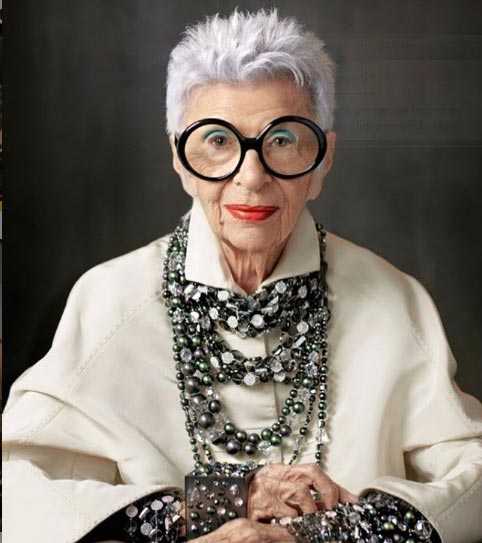 Morre aos 102 anos Iris Apfel, ícone que se tornou modelo aos 97 anos