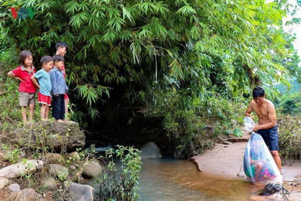 crianças vietnamitas