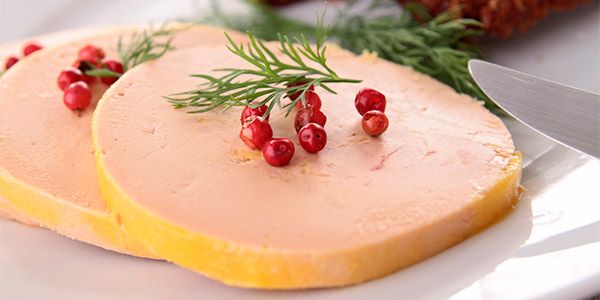 um prato de foie gras